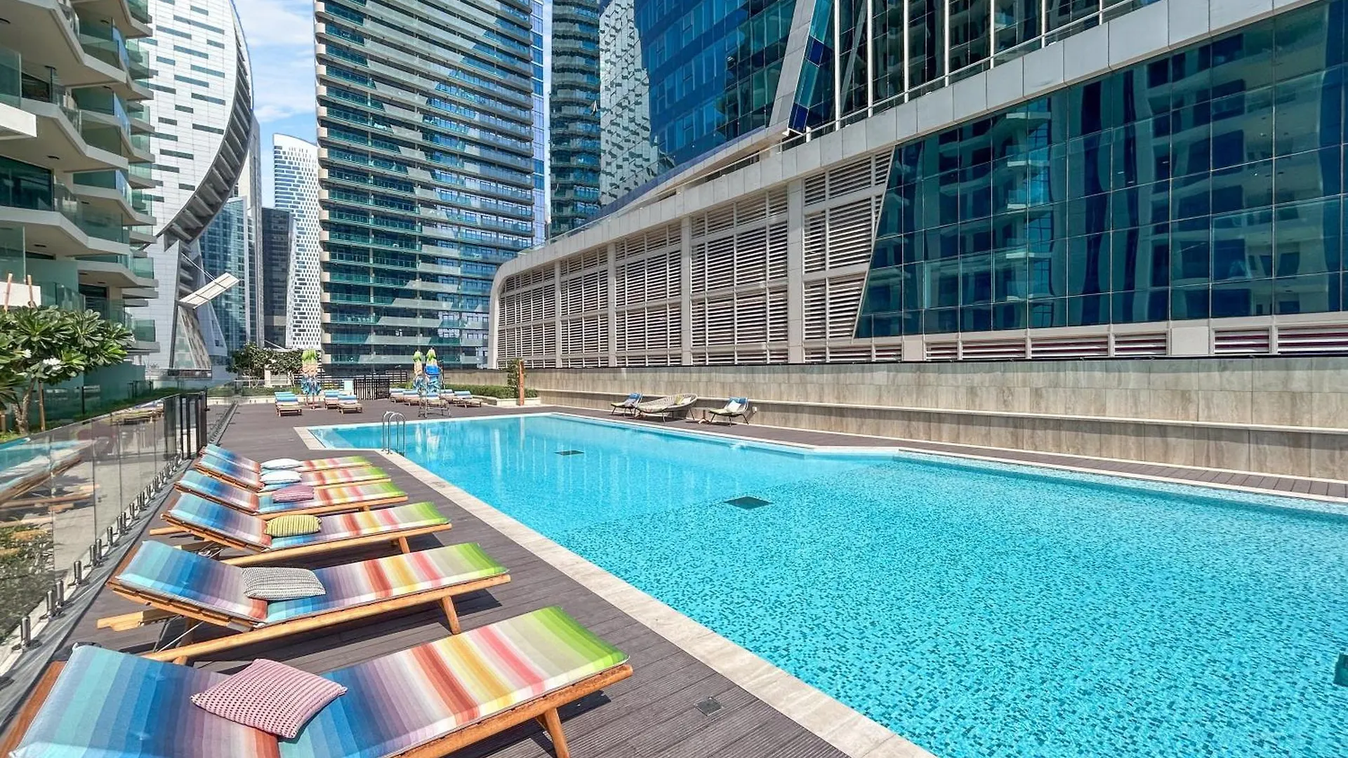 Excellent Home With Canal Views By Missoni Dubai United Arab Emirates