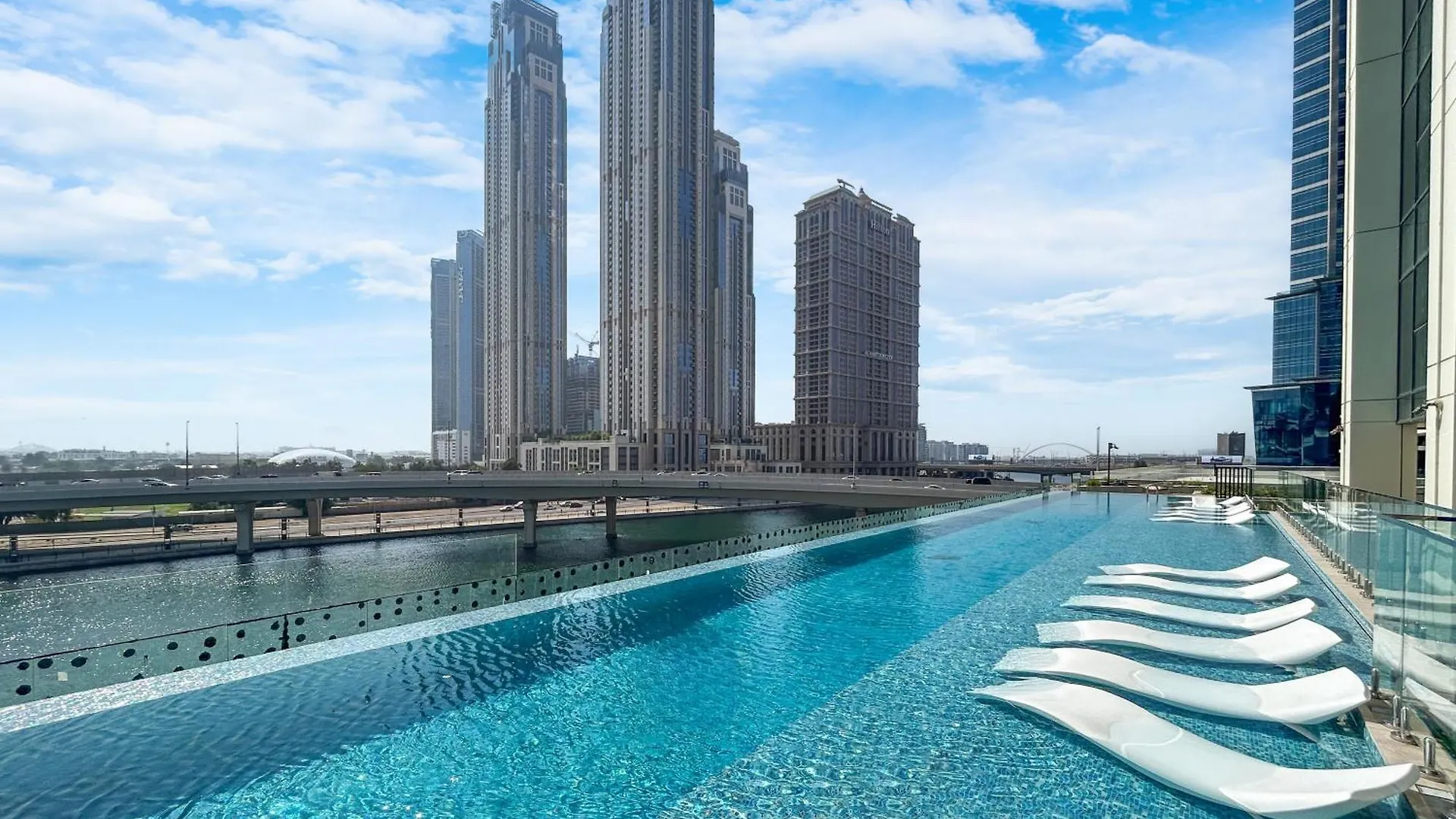 Апартаменты Excellent Home With Canal Views By Missoni Дубай